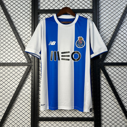 2017/18 Porto Home